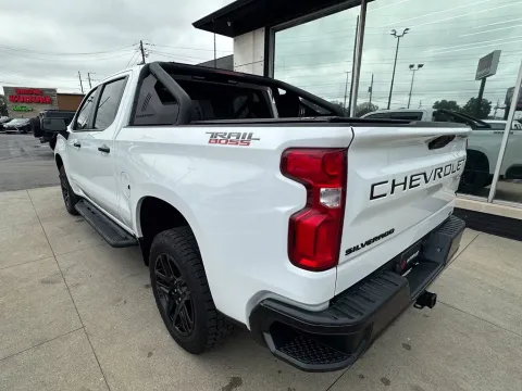 More photos of 2021 Chevrolet Silverado 1500 LT Trail Boss at AutoGiant USA Indianapolis, IN