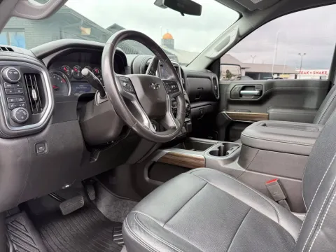 Photos of 2021 Chevrolet Silverado 1500 LT Trail Boss for sale in Indianapolis, IN at AutoGiant USA Indianapolis