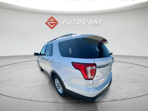 Photos of 2017 Ford Explorer XLT for sale in Indianapolis, IN at AutoGiant USA Indianapolis