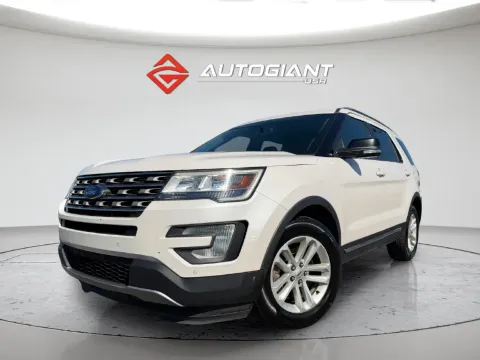 Photos of 2017 Ford Explorer XLT for sale in Indianapolis, IN at AutoGiant USA Indianapolis