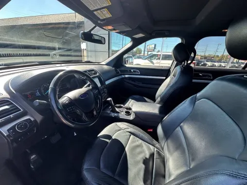 Photos of 2017 Ford Explorer XLT for sale in Indianapolis, IN at AutoGiant USA Indianapolis