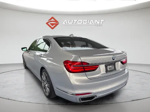 Photos of 2018 BMW 7 Series 750i for sale in Indianapolis, IN at AutoGiant USA Indianapolis