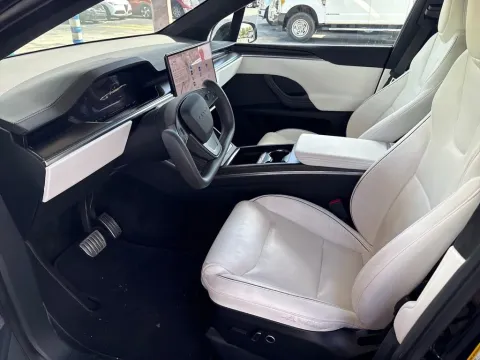 More photos of 2022 Tesla Model X Plaid at AutoGiant USA Indianapolis, IN