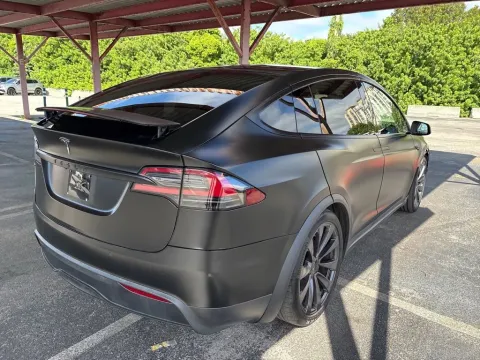 More photos of 2022 Tesla Model X Plaid at AutoGiant USA Indianapolis, IN