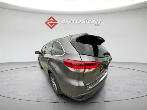 Another view of 2018 Toyota Highlander Hybrid XLE for sale in Indianapolis, IN at AutoGiant USA Indianapolis