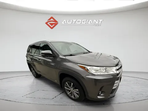 More photos of 2018 Toyota Highlander Hybrid XLE at AutoGiant USA Indianapolis, IN
