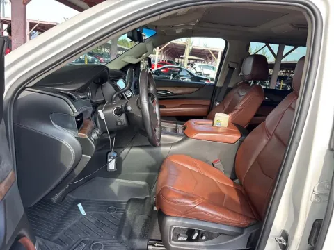 More photos of 2019 Cadillac Escalade Premium Luxury at AutoGiant USA Indianapolis, IN