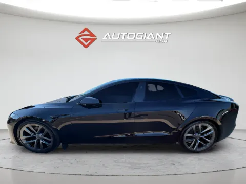 Photos of 2022 Tesla Model S for sale in Indianapolis, IN at AutoGiant USA Indianapolis