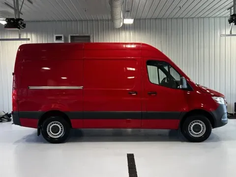 Photos of 2019 Freightliner Sprinter 2500 for sale in Tea, SD at CarSwap