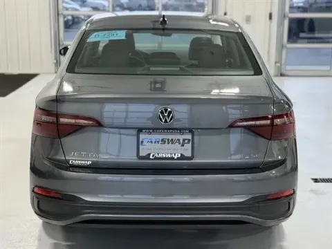 More photos of 2022 Volkswagen Jetta 1.5T SE at CarSwap, SD