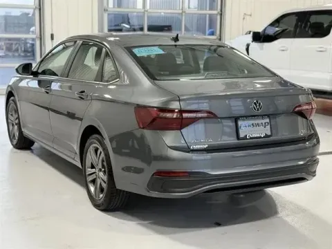 More photos of 2022 Volkswagen Jetta 1.5T SE at CarSwap, SD