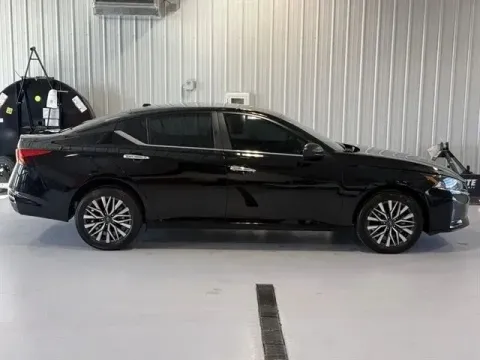 Photos of 2025 Nissan Altima 2.5 SV for sale in Tea, SD at CarSwap