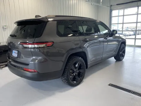 Another view of 2021 Jeep Grand Cherokee L Altitude for sale in Tea, SD at CarSwap