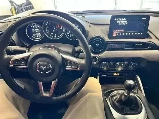 2021 Mazda MX-5 Miata RF Club - Photo 17