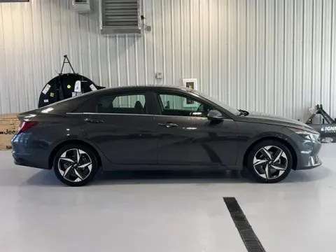 Photos of 2021 Hyundai Elantra SEL for sale in Tea, SD at CarSwap