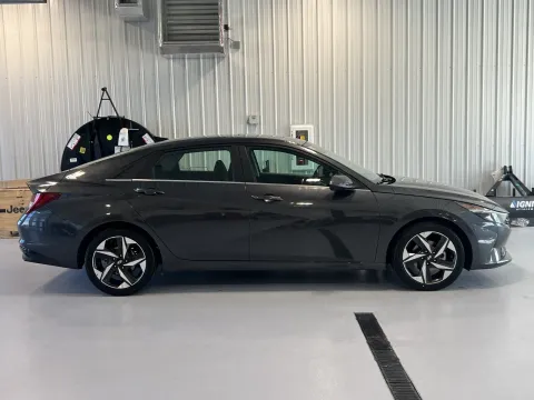 Photos of 2021 Hyundai Elantra SEL for sale in Tea, SD at CarSwap