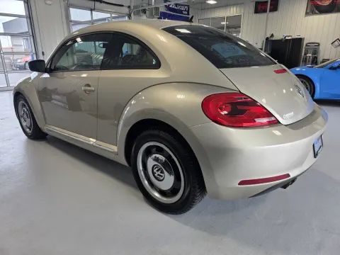 More photos of 2013 Volkswagen Beetle 2.5L at CarSwap, SD