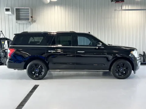 Photos of 2018 Ford Expedition Max Limited for sale in Tea, SD at CarSwap