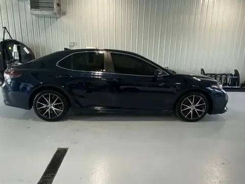 Photos of 2021 Toyota Camry SE for sale in Tea, SD at CarSwap