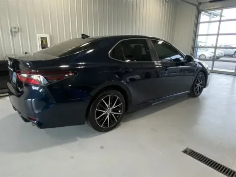 Another view of 2021 Toyota Camry SE for sale in Tea, SD at CarSwap