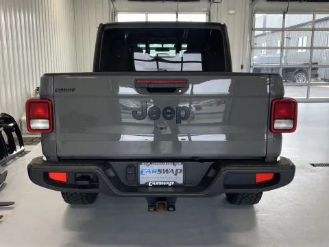 More photos of 2021 Jeep Gladiator Willys at CarSwap, SD
