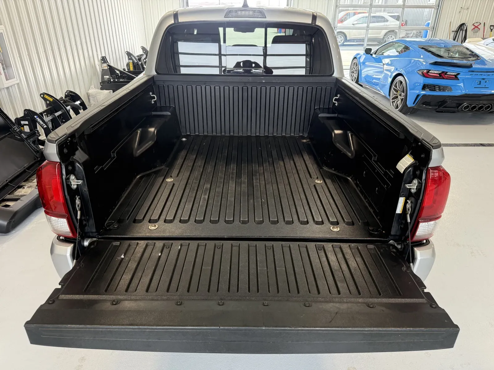 Toyota Tacoma photo 34