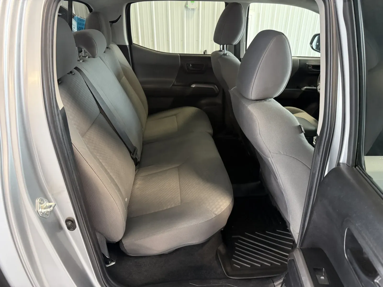 Toyota Tacoma photo 28