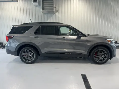Photos of 2025 Ford Explorer ST-Line for sale in Tea, SD at CarSwap