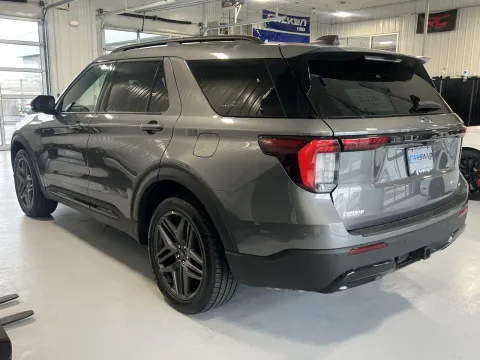 More photos of 2025 Ford Explorer ST-Line at CarSwap, SD