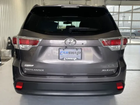 More photos of 2014 Toyota Highlander XLE V6 at CarSwap, SD