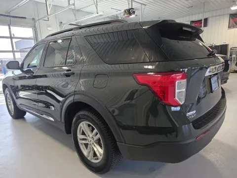 More photos of 2023 Ford Explorer XLT at CarSwap, SD