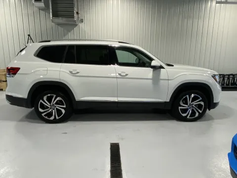 Photos of 2021 Volkswagen Atlas 2.0T SEL Premium for sale in Tea, SD at CarSwap