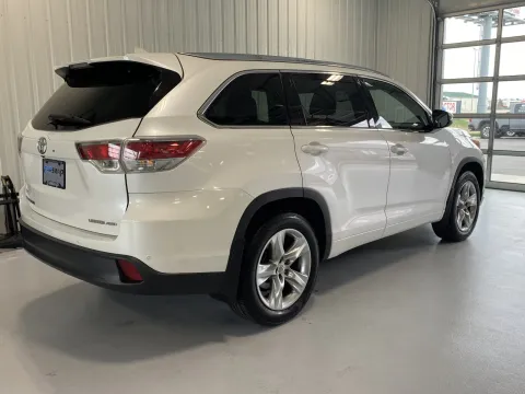 Another view of 2015 Toyota Highlander Limited for sale in Tea, SD at CarSwap
