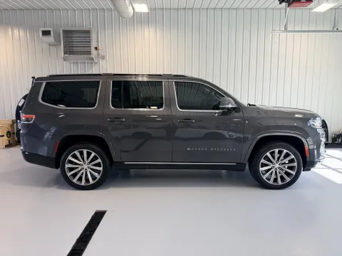 Photos of 2022 Jeep Grand Wagoneer Series II for sale in Tea, SD at CarSwap