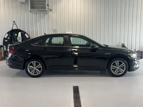 Photos of 2020 Volkswagen Jetta R-Line for sale in Tea, SD at CarSwap