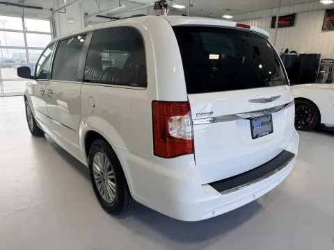 More photos of 2015 Chrysler Town & Country Touring-L at CarSwap, SD