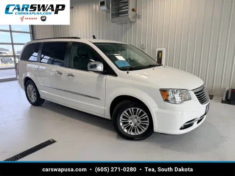 White 2015 Chrysler Town & Country Touring-L for sale in Tea, SD