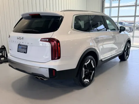 Another view of 2025 Kia Telluride S for sale in Tea, SD at CarSwap