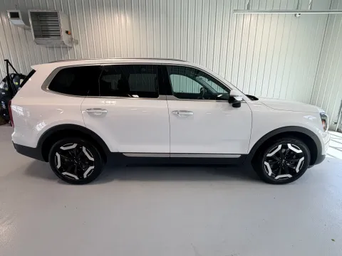 Photos of 2025 Kia Telluride S for sale in Tea, SD at CarSwap