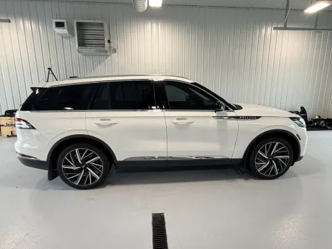 Photos of 2025 Lincoln Aviator Reserve for sale in Tea, SD at CarSwap