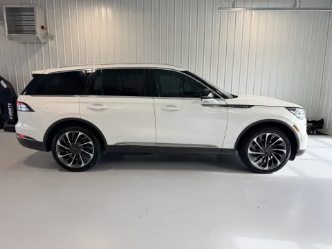 Photos of 2021 Lincoln Aviator Reserve for sale in Tea, SD at CarSwap