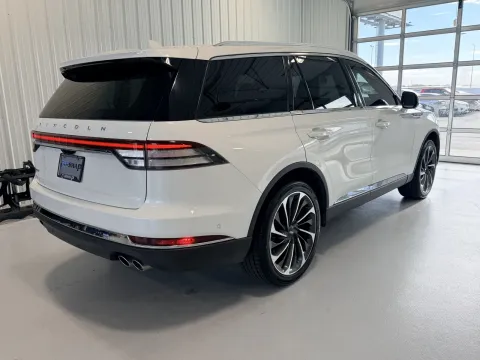 Another view of 2021 Lincoln Aviator Reserve for sale in Tea, SD at CarSwap