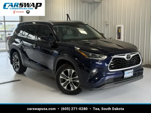 Gray 2021 Toyota Highlander XLE for sale in Tea, SD