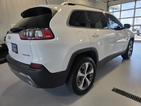 Another view of 2019 Jeep Cherokee Limited for sale in Tea, SD at CarSwap