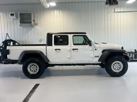Photos of 2025 Jeep Gladiator Sport S for sale in Tea, SD at CarSwap