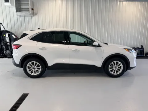 Photos of 2021 Ford Escape SE for sale in Tea, SD at CarSwap