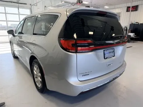 More photos of 2024 Chrysler Pacifica Touring L at CarSwap, SD