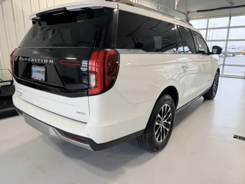 Another view of 2025 Ford Expedition Max Platinum for sale in Tea, SD at CarSwap
