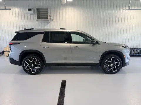 Photos of 2025 Chevrolet Traverse High Country for sale in Tea, SD at CarSwap