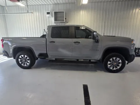 Photos of 2025 Chevrolet Silverado 2500HD Custom for sale in Tea, SD at CarSwap